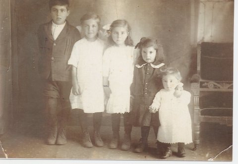 Gilbert, Minnie, Dena, Philomene, Arthur Vienneau