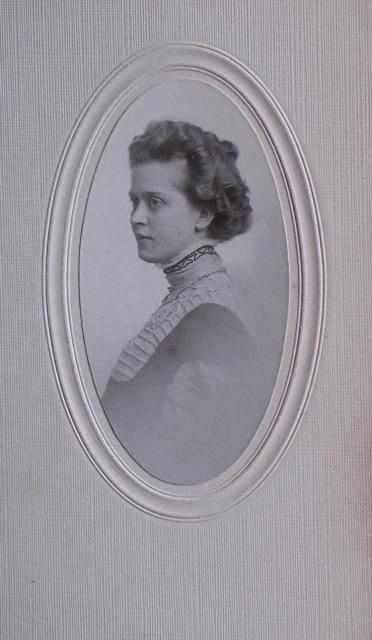 Nellie Bostrom (1887-1920)