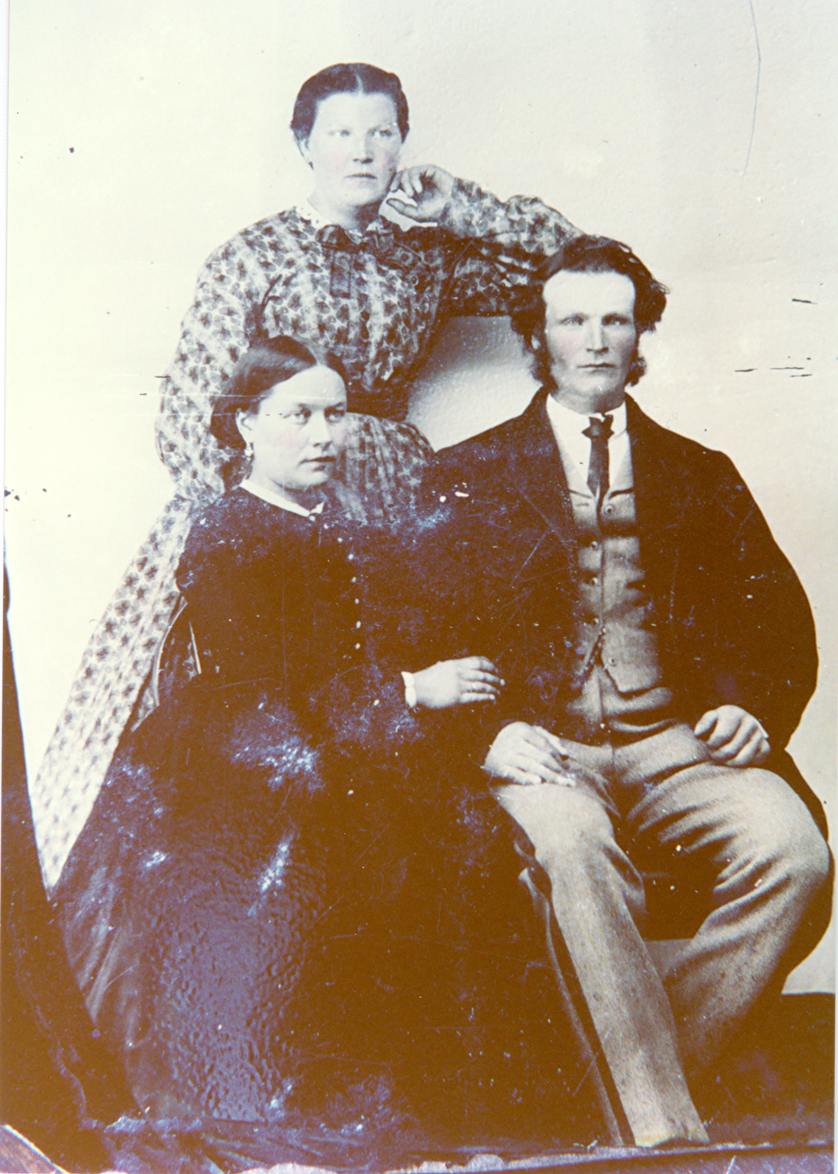 Nellie Rosenquist, brother Nels and his wife