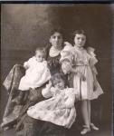Elizabeth Lacey & daughters