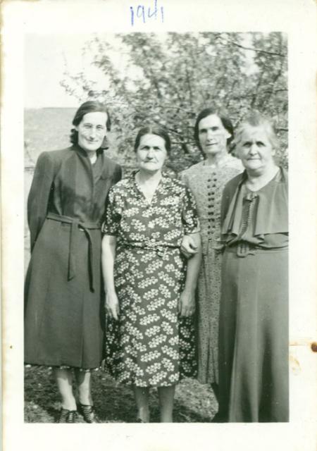 Missy, Lizzie, Agnes & Maggie - Comeau sisters